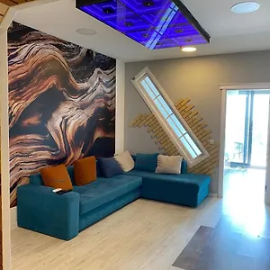 In Porta Tower Apartment